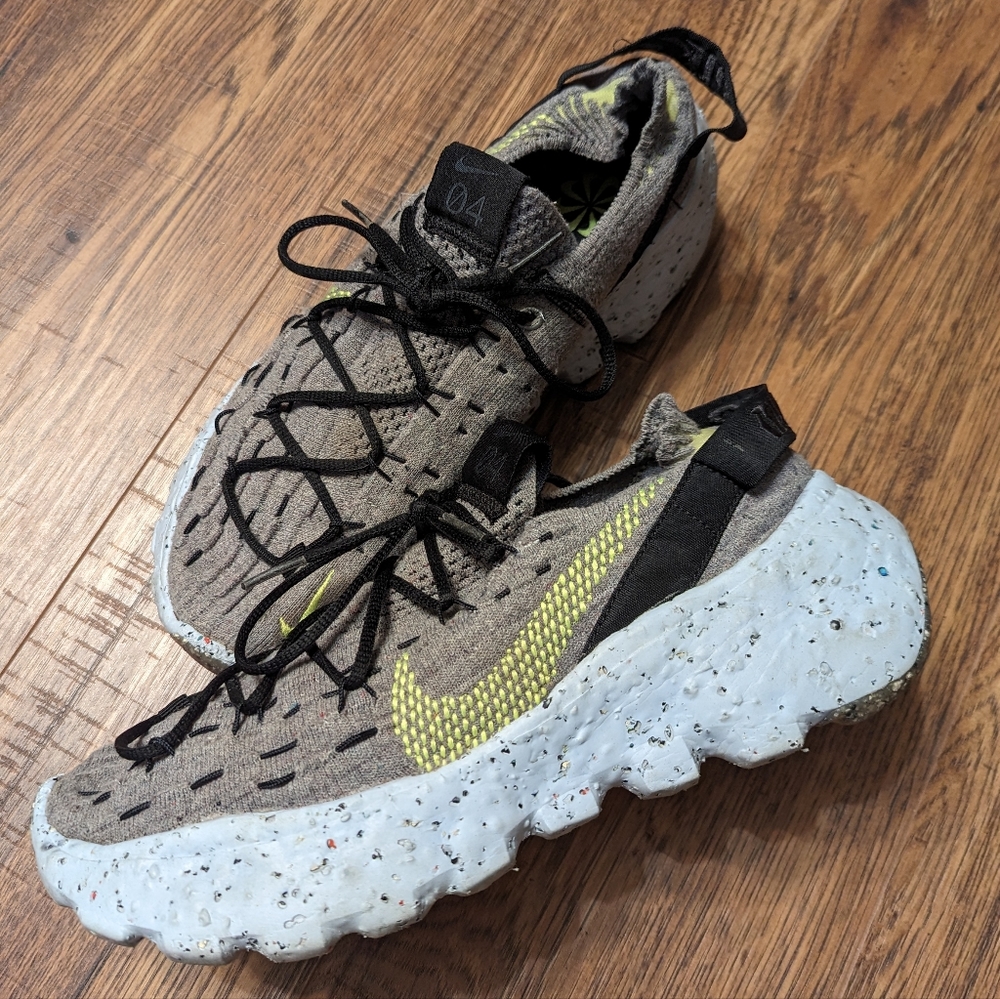 Nike Space Hippie 04 Grey Volt